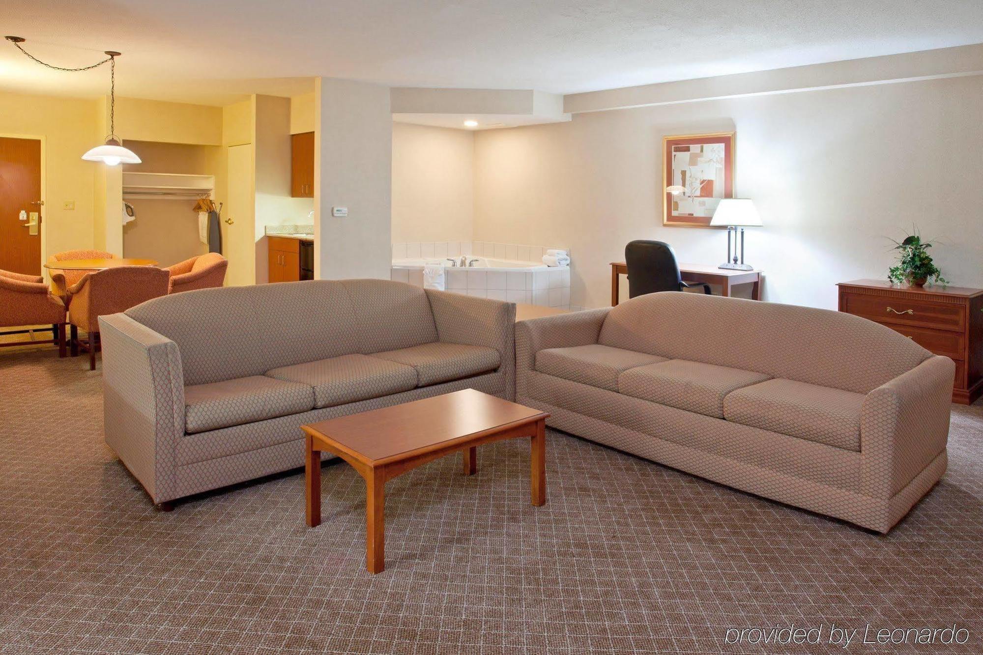 Wyndham Garden Erie Hotel Kearsarge Стая снимка